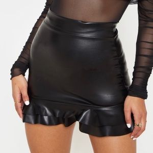 Leather black ruffled skirt
